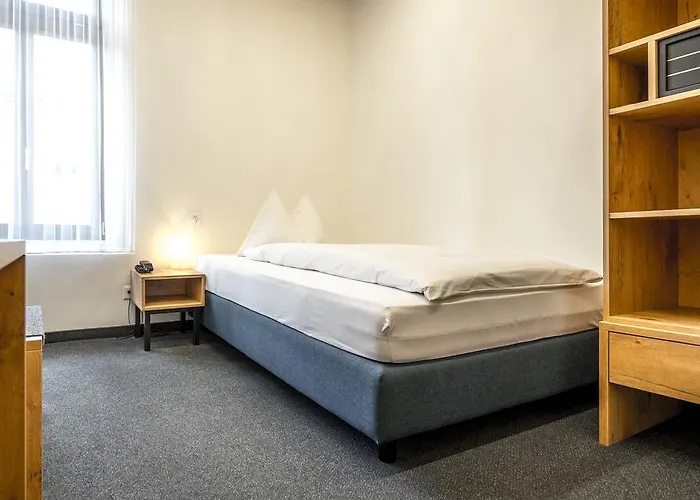 Отель Ochsen By Mountain