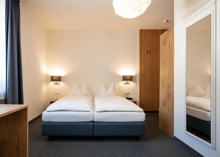 Отель Ochsen By Mountain