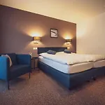 Ochsen By Mountain Hotel